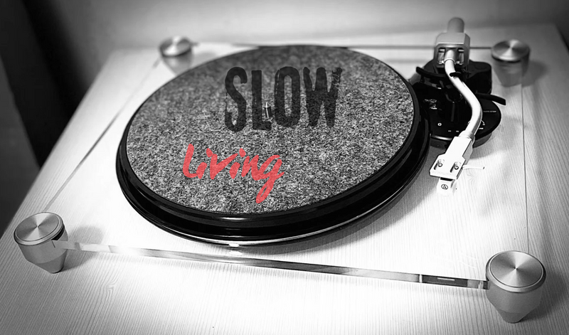 Rediscover Vinyl Elegance with the "Slow Living" Turntable